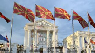Заседанието на парламента в Скопие започна днес с единствена точка