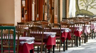 Правителството ще предостави 330 милиона евро помощ за ресторанти барове