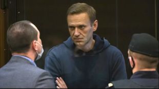 Излежаващият присъда руски опозиционен политик Алексей Навални беше осъден днес