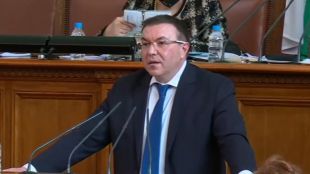 Министърът в оставка проф Костадин Ангелов поиска парламентарно представените партии