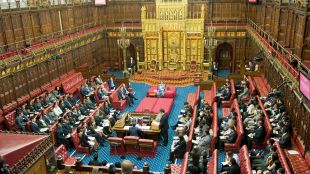 Повече от 70 британски депутати се обявиха против въвеждането на