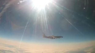 Руски изтребител МиГ 31 е съпроводил американски разузнавателен самолет над Тихия