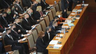 Парламентът намали броя на членовете на Централната избирателна комисия ЦИК