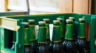 Митнически служители задържаха 2406 литра бира транспортирана без необходимите акцизни