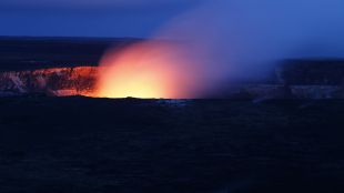 Вулканът Ключевская Сопка изхвърли 10 километров стълб пепел и лава Облакът