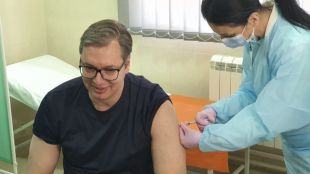 Държавният глава на Сърбия Александър Вучич бе имунизиран срещу COVID 19
