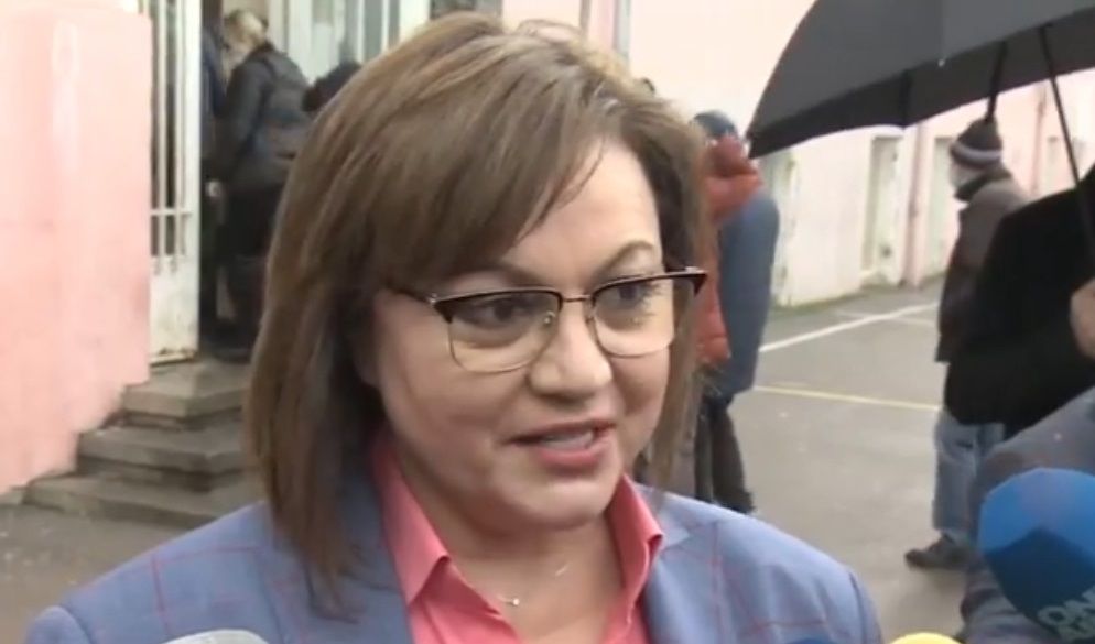 Лидерът на БСП Корнелия Нинова упражни своето право на глас.