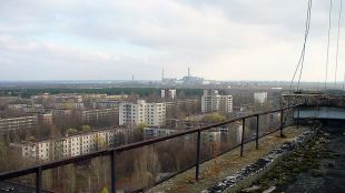 Повече от 100 работници в украинската атомна електроцентрала в Чернобил