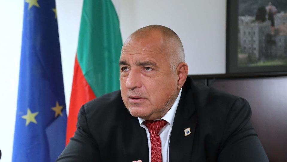 Премиерът в оставка Бойко Борисов, президентът Румен Радев и посланикът