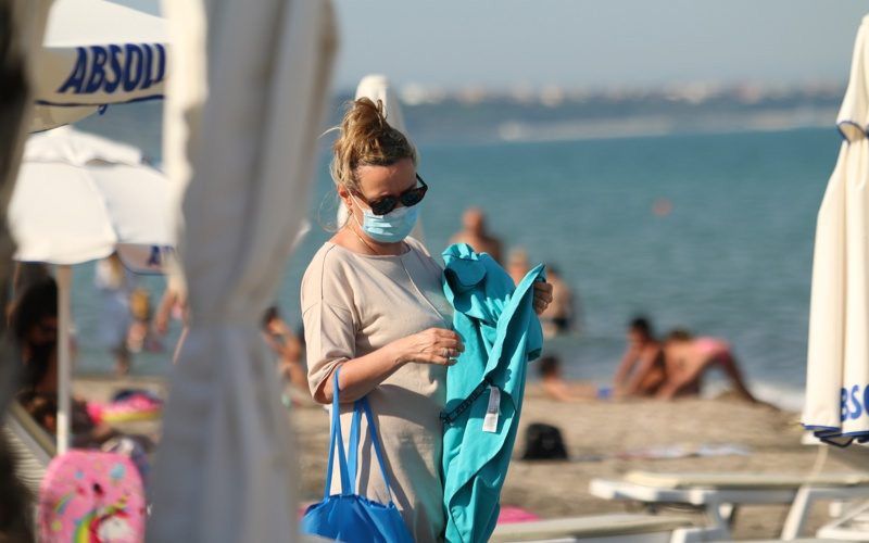 През уикенда плажовете в Гърция отварят за посетители. Решението за