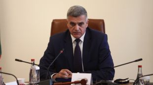 Министър председателят Стефан Янев назначи четирима заместник министри на образованието
