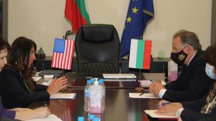 Министърът на здравеопазването д р Стойчо Кацаров се срещна с посланика