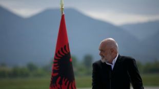 Албанският премиер Еди Рама каза днес че сравняването на инициативата