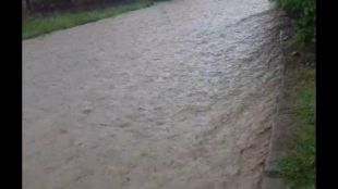 Порой причини наводнение в Котел този следобед Реката излезе от