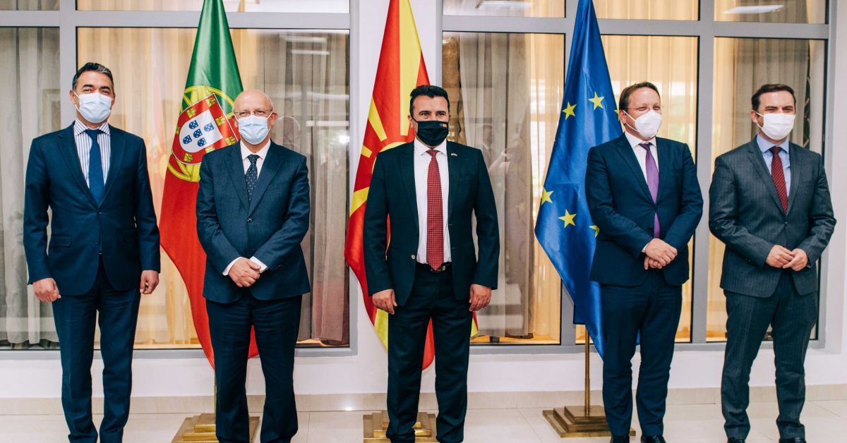 Премиерът на Република Северна Македония Зоран Заев, заедно с вицепремиера,
