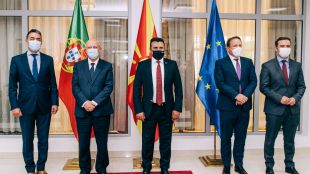 Премиерът на Република Северна Македония Зоран Заев заедно с вицепремиера