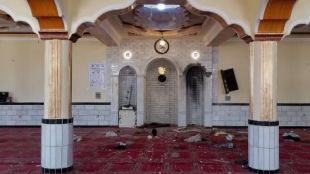 Най малко 12 души са загинали при в джамия в