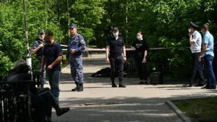 Мъж нападна минувачи в района на железопътната гара в руския