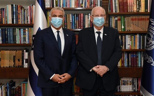 Израелският президент Реувен Ривлин избра опозиционния лидер Яир Лапид да