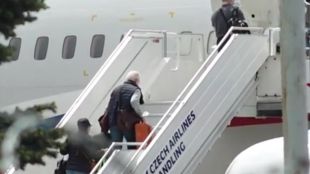 Първи самолет с руски дипломати на борда за чието експулсиране