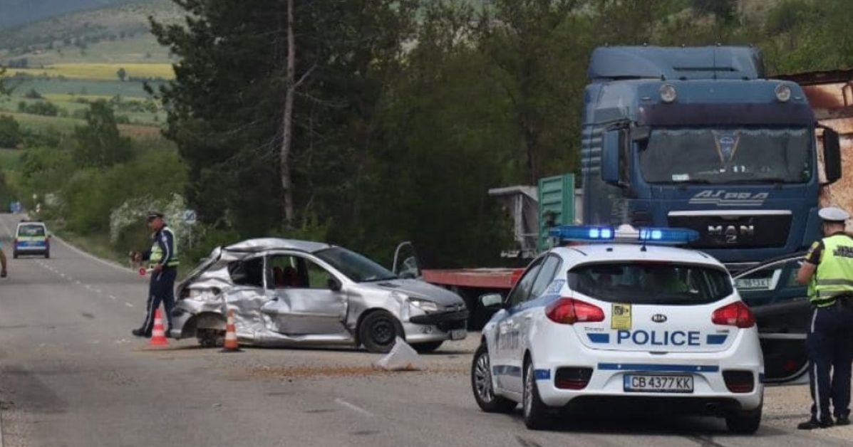 Жена шофьор пострада на пътя край Благоевград, съобщи .Тя пътувала