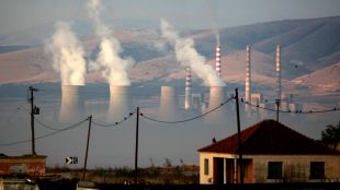 Гърция затвори емблематична електроцентрала за производство на ток от лигнитни