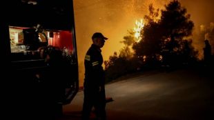 Голям пожар гори в гръцката област Коринт Евакуирани са жители