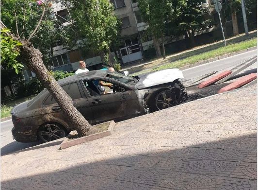 Огнен атентат в ПловдивАтаката е срещу мен, каза Валентин ЧерпоковМерцедесът