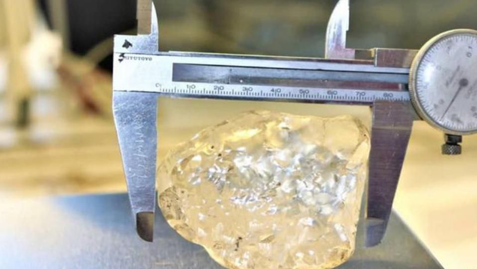 При редовни проучванияВ Ботсвана е бил открит необ­работен диамант, който