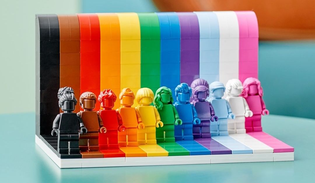 Производителят на конструктори LEGO пуска в продажба първия си комплект,