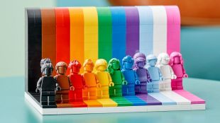 Производителят на конструктори LEGO пуска в продажба първия си комплект