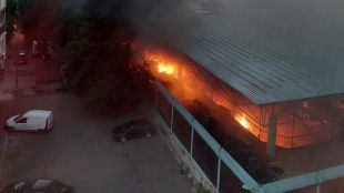 Закритият пазар в Перник горя вчера вечерта Пожарът е овладян