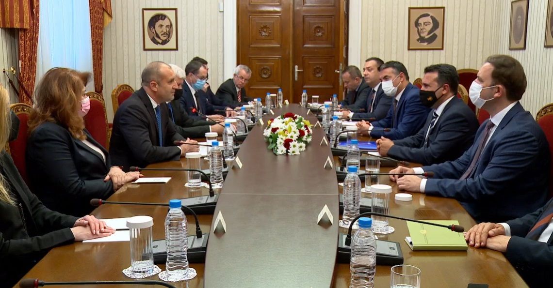 Започна срещата между президента Румен Радев и делегацията на РС