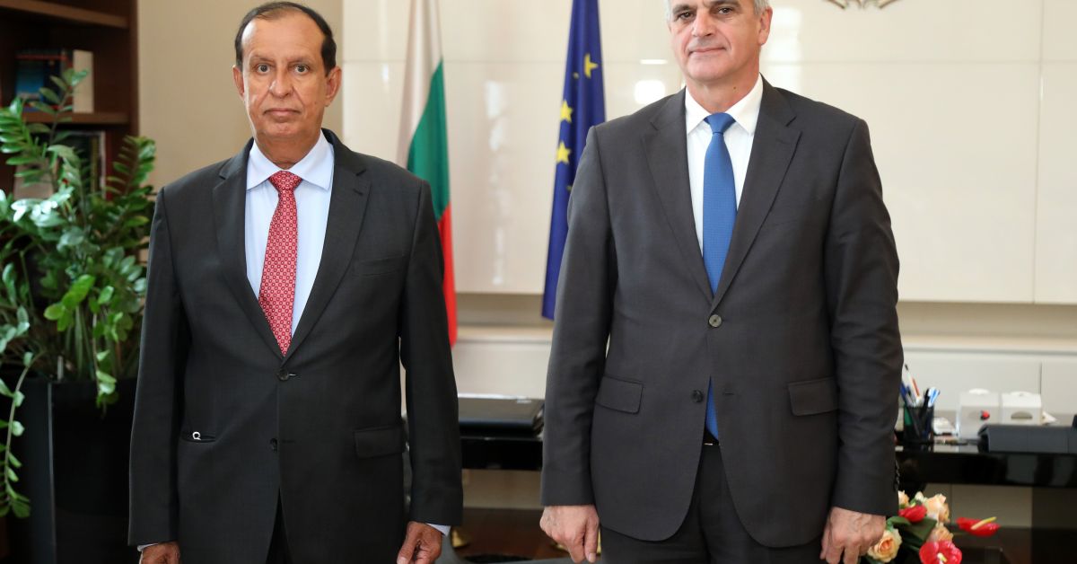 Министър-председателят Стефан Янев проведе среща с посланика на Обединените арабски