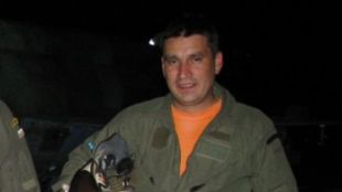47 годишният майор Валентин Терзиев е пилотът на изчезналия над Черно