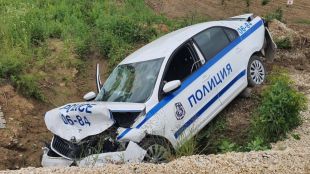 Катастрофа с полицейска кола стана на третокласен път във Врачанско
