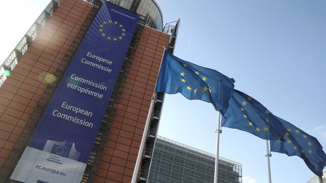 Европейската комисия (ЕК) работи по пакет от строги санкции срещу