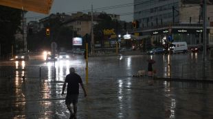 Буря се разрази в София По рано в центъра и в