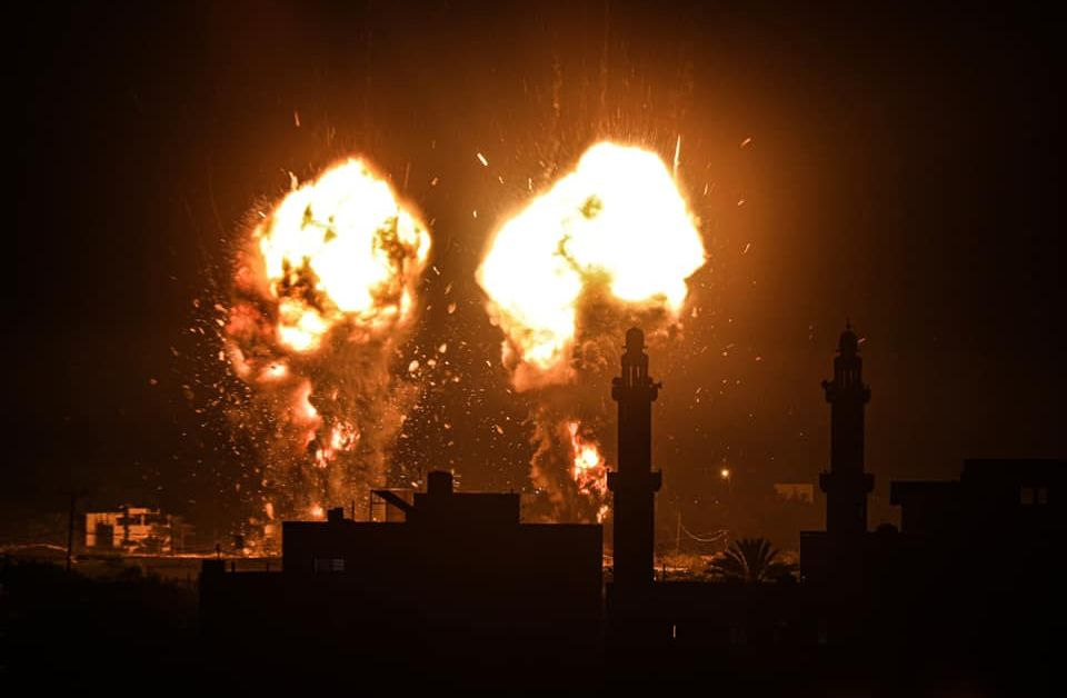 Израел нанесе снощи въздушни удари в ивицата Газа за втори