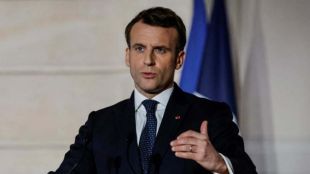 Френският президент Еманюел Макрон смята че най лошото тепърва предстои каза