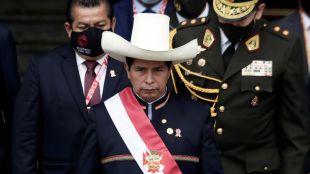Президентът на Перу Педро Кастило наложи полицейски час в столицата