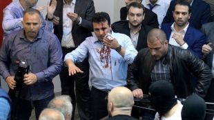 Заради размирици в СкопиеБившият председател на македонския парламент Трайко Веляновски