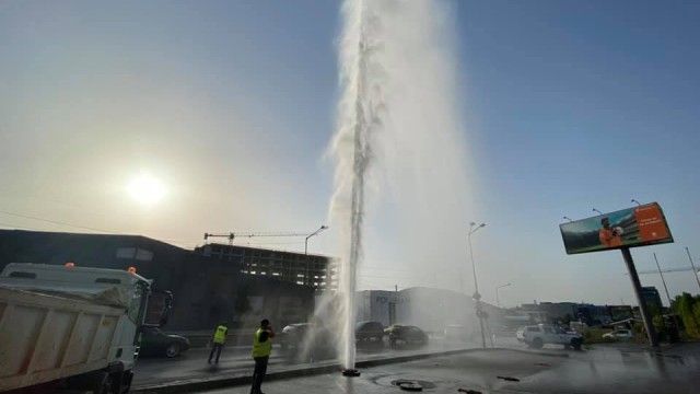 95-годишен аварирал водопровод е причинил „гейзера” на столичния булевард „Симеоновско
