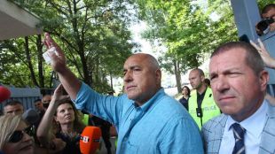 Лидерът на ГЕРБ 45 минути в полицията заради канибалското дело Феновете