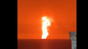 Огромна експлозия е забелязана край бреговете на Азербайджан в Каспийско
