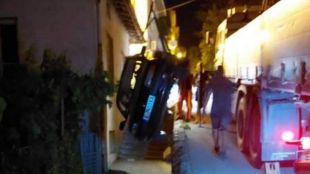 Странен пътен инцидент в центъра на Благоевград лек автомобил