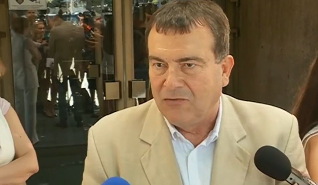 Заместник-министърът на здравеопазването Димитър Петров обясни на брифинг в петък,