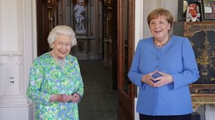 Последна официална визита като канцлер на Германия във ВеликобританияБританската кралица