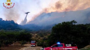 Италиански области продължават борбата с много горски пожари От различните