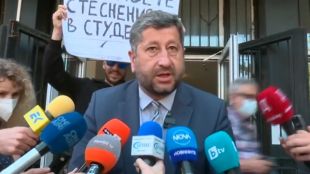 Съпредседателят на Демократична България Христо Иванов упражни правото си на